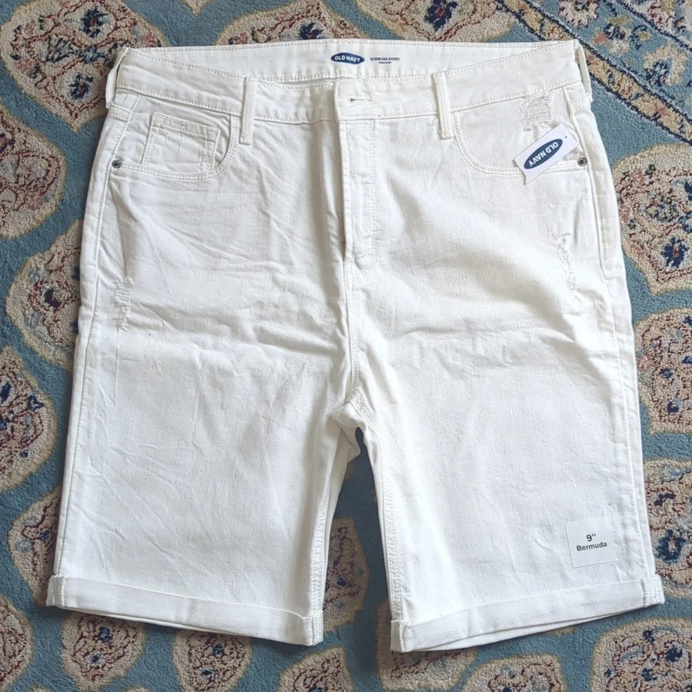 Women's Old Navy High Rise Bermuda Shorts NWT - Picture 7 of 7